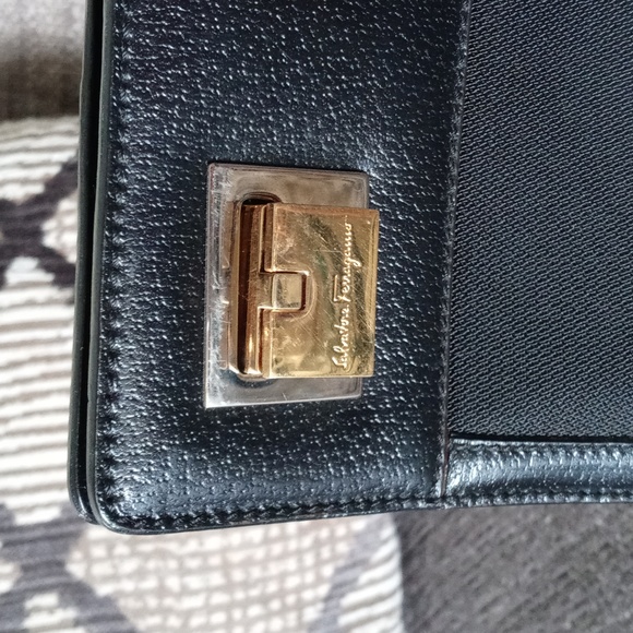 🖤VTG Ferragamo🖤 - BW-21 1850 Top Handle Nylon/Leather Bag - Picture 10 of 16